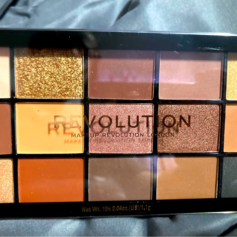 Revolution 15 shades